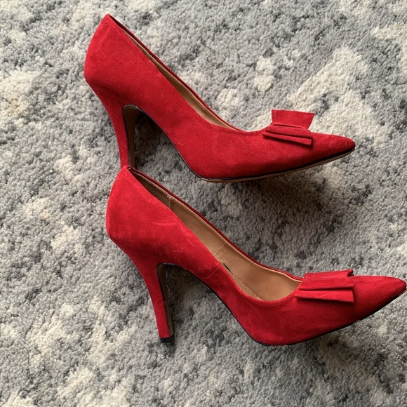 Red Suede Apt 9 high heels - Picture 3 of 6